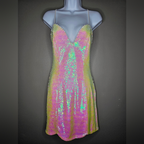 Charlotte Russe Dresses & Skirts - Strappy X White Iridescent V-neck Scallop Hem Mini Dress Size: Small